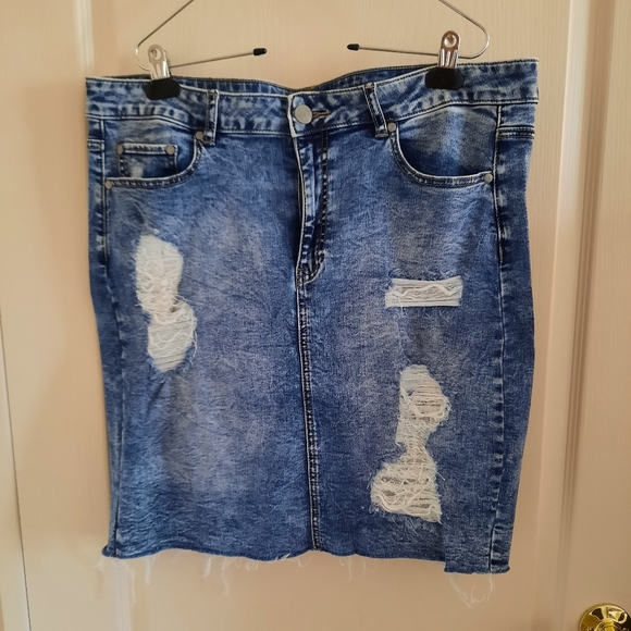 Love & Legend Acid Wash Distressed Jean Skirt - Picture 2 of 11